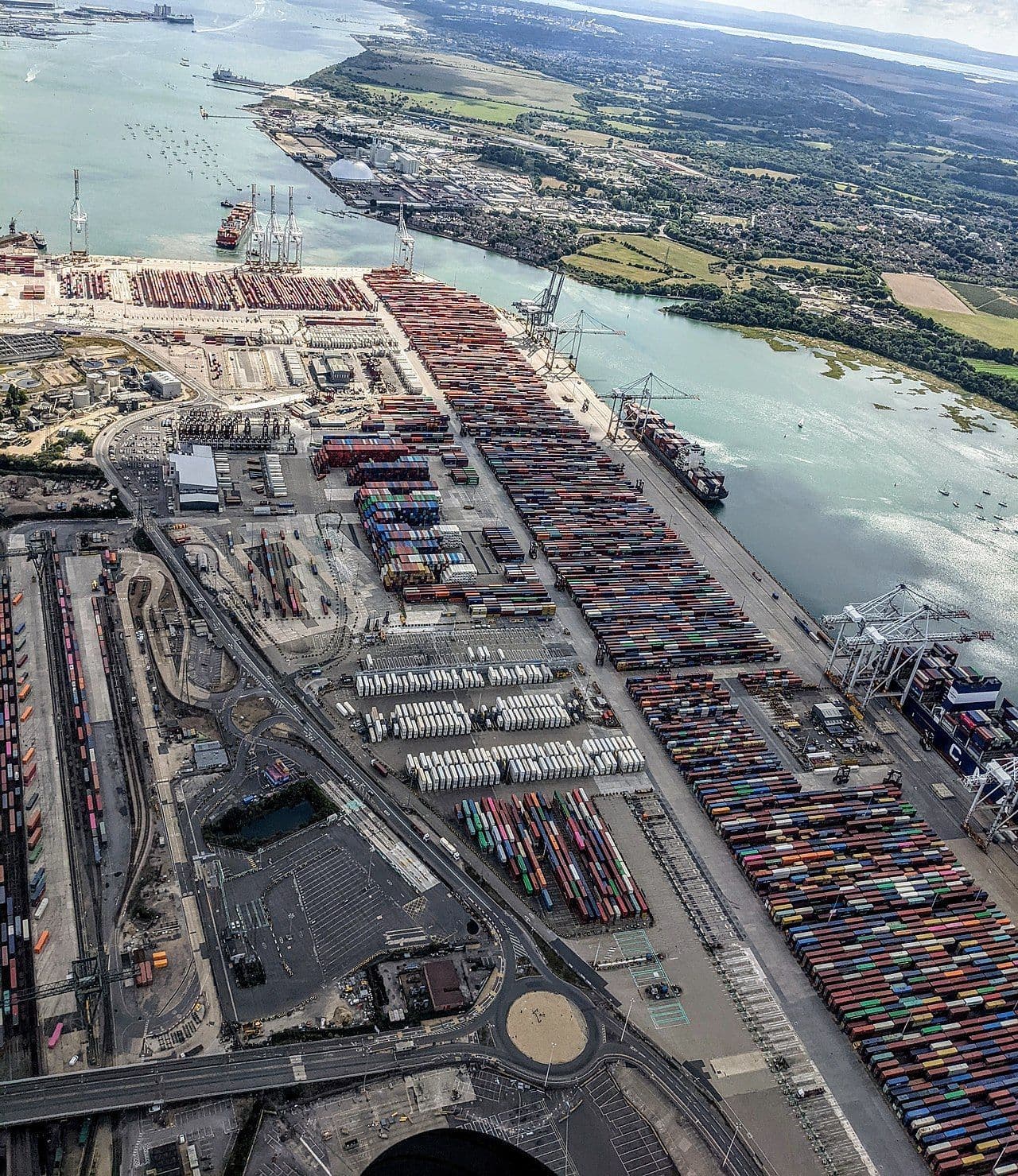 Southampton and London Gateway terminal data now available on Terminal49
